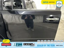Vehicle photo 14