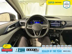 Vehicle photo 23