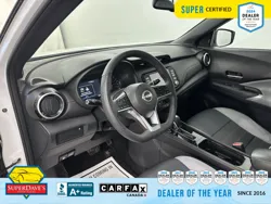 Vehicle photo 17