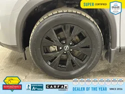 Vehicle photo 23