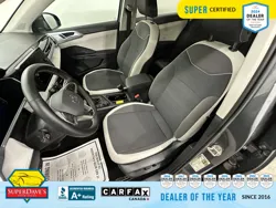 Vehicle photo 18