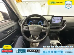 Vehicle photo 23
