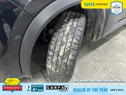 Vehicle photo 12