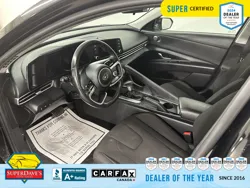 Vehicle photo 16