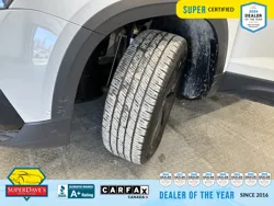 Vehicle photo 12