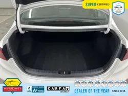 Vehicle photo 30