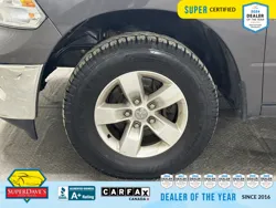 Vehicle photo 30