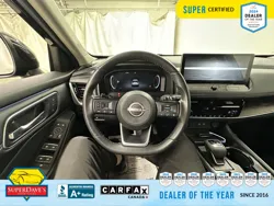 Vehicle photo 23