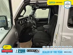 Vehicle photo 17