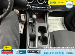 Vehicle photo 30