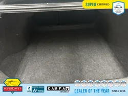Vehicle photo 18