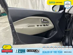 Vehicle photo 16