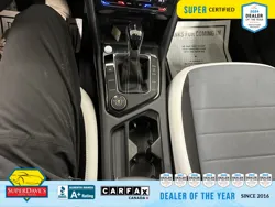 Vehicle photo 30