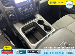 Vehicle photo 28