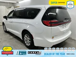 Vehicle photo 6