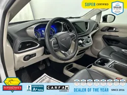 Vehicle photo 17
