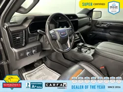 Vehicle photo 16