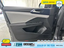 Vehicle photo 16