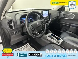 Vehicle photo 19