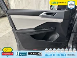Vehicle photo 16