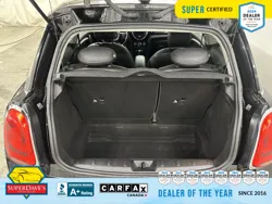 Vehicle photo 28