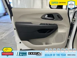 Vehicle photo 16