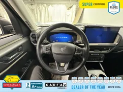 Vehicle photo 23