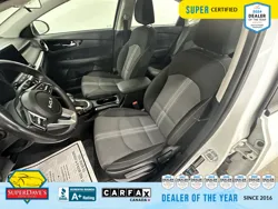Vehicle photo 17