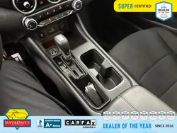 Vehicle photo 28