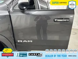 Vehicle photo 15