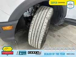 Vehicle photo 12