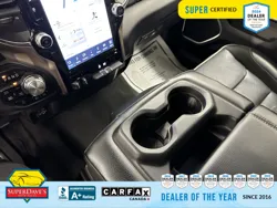 Vehicle photo 28