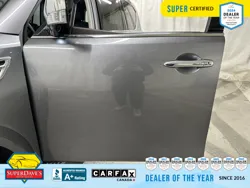 Vehicle photo 15