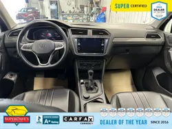 Vehicle photo 17