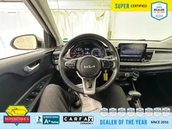 Vehicle photo 23