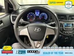 Vehicle photo 24