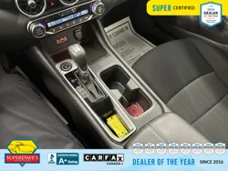 Vehicle photo 29