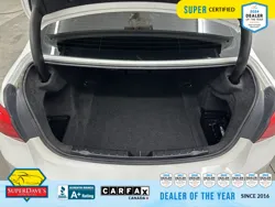Vehicle photo 30