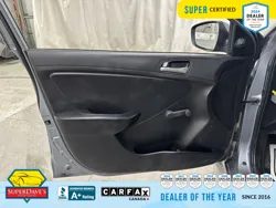 Vehicle photo 16