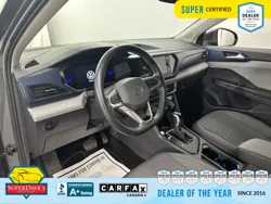 Vehicle photo 17