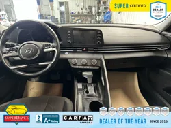 Vehicle photo 17