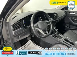Vehicle photo 17