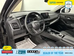 Vehicle photo 17