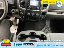 Vehicle photo 30