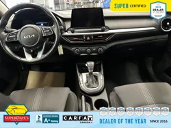 Vehicle photo 10