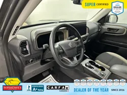 Vehicle photo 17