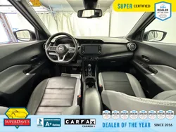 Vehicle photo 22