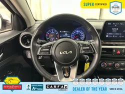 Vehicle photo 23