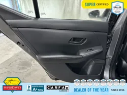 Vehicle photo 19