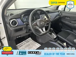 Vehicle photo 17